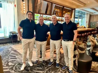Wouter Jansen, Dick Advocaat, assistent-trainer Cor Pot en Vincent Schildkamp (vlnr) in het hotel te Miami.