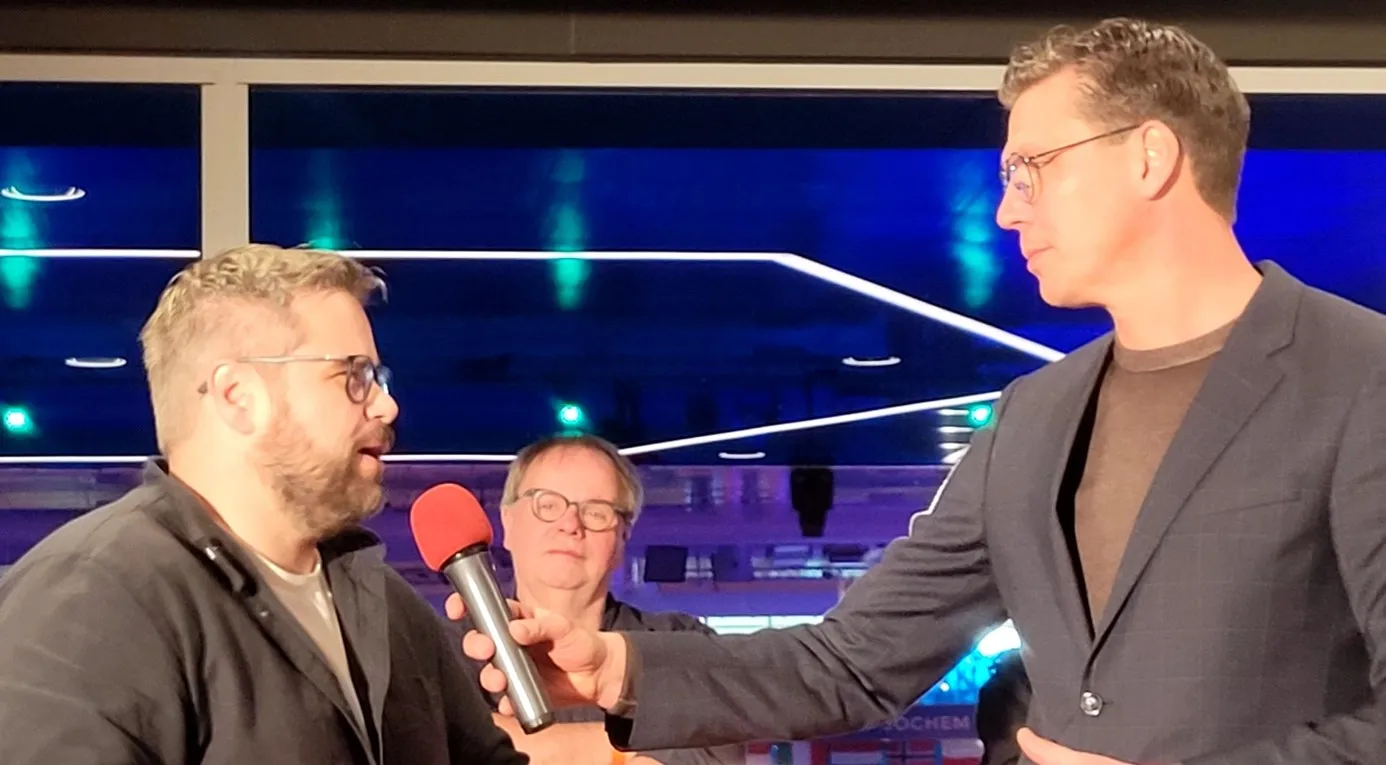 Van de woestijn naar het ijs in Thialf en terug