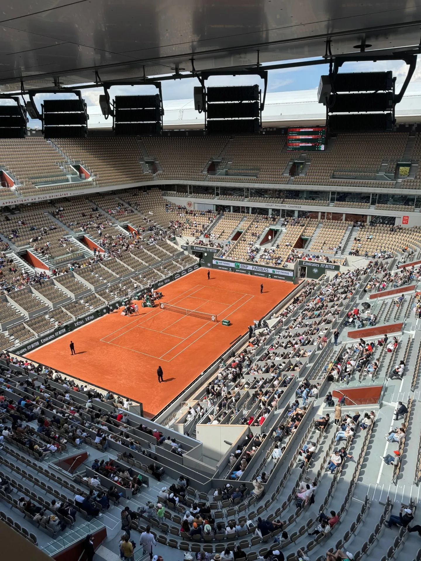 Parijse lente ver te zoeken op Roland Garros