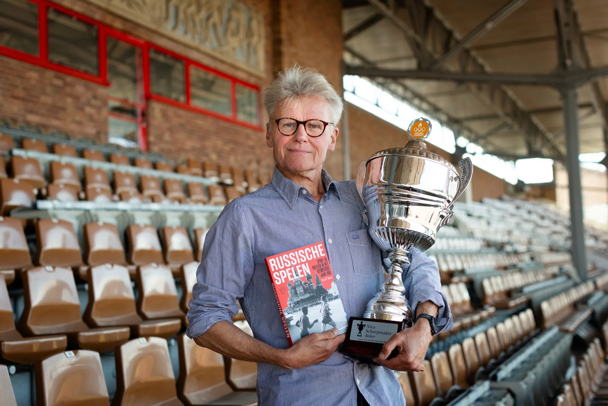 Rolf Bos wint Nico Scheepmaker Beker 2024 met boek over de geboycotte Spelen Moskou